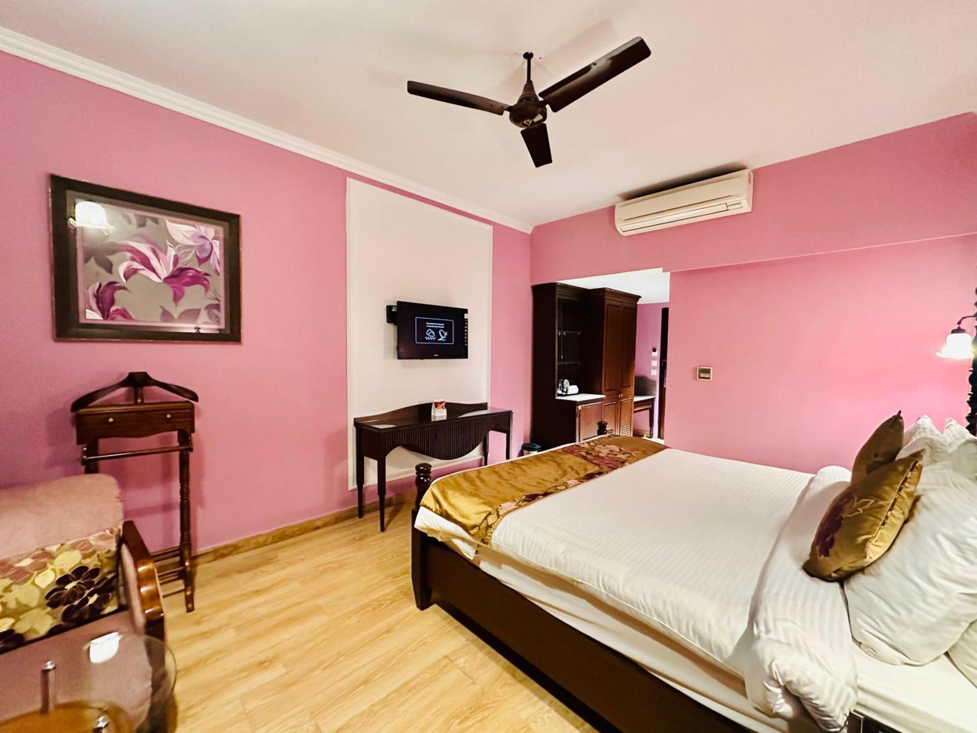 Royal Orchid Fort Resort Mussoorie Exterior foto