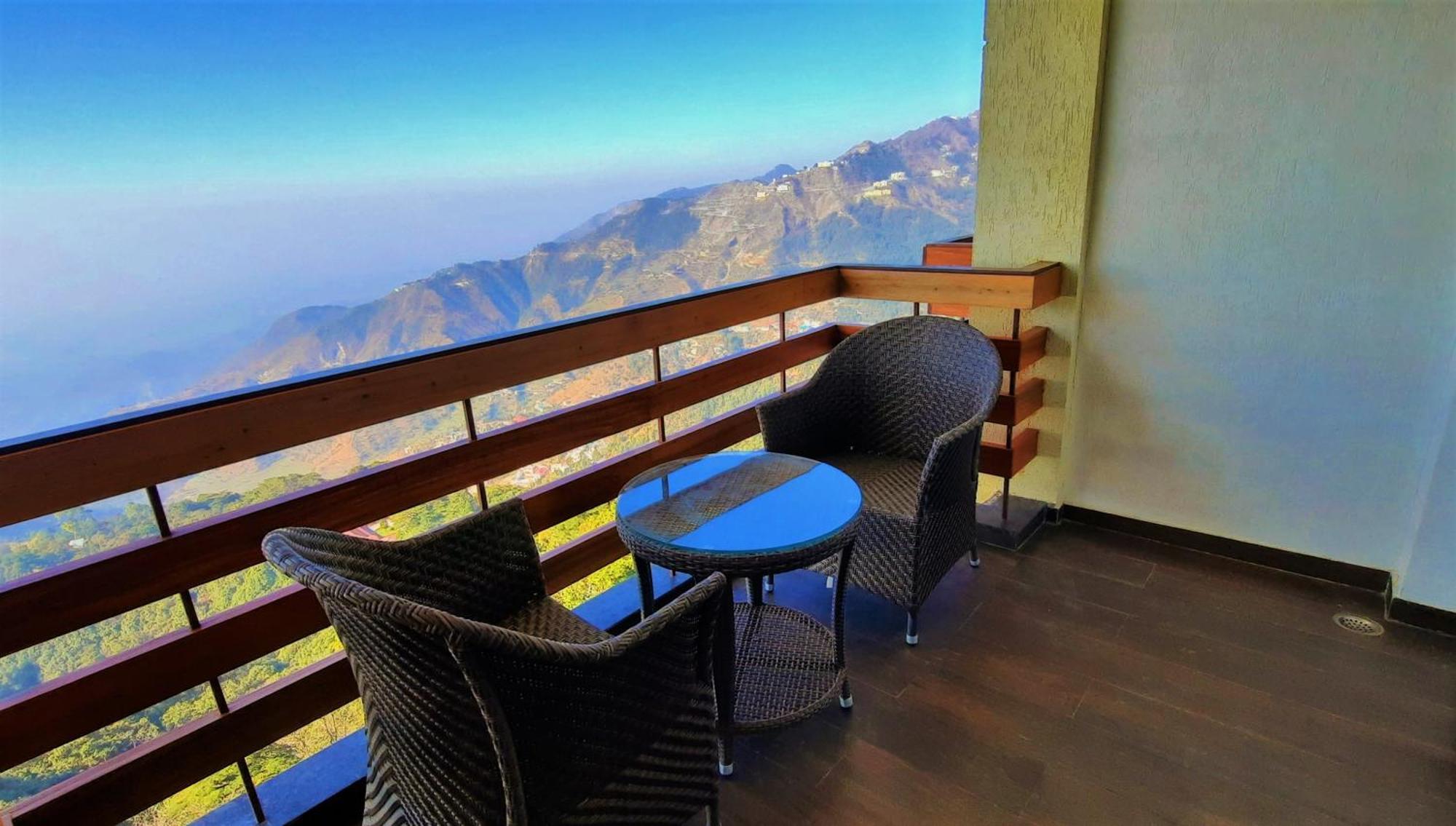 Royal Orchid Fort Resort Mussoorie Exterior foto