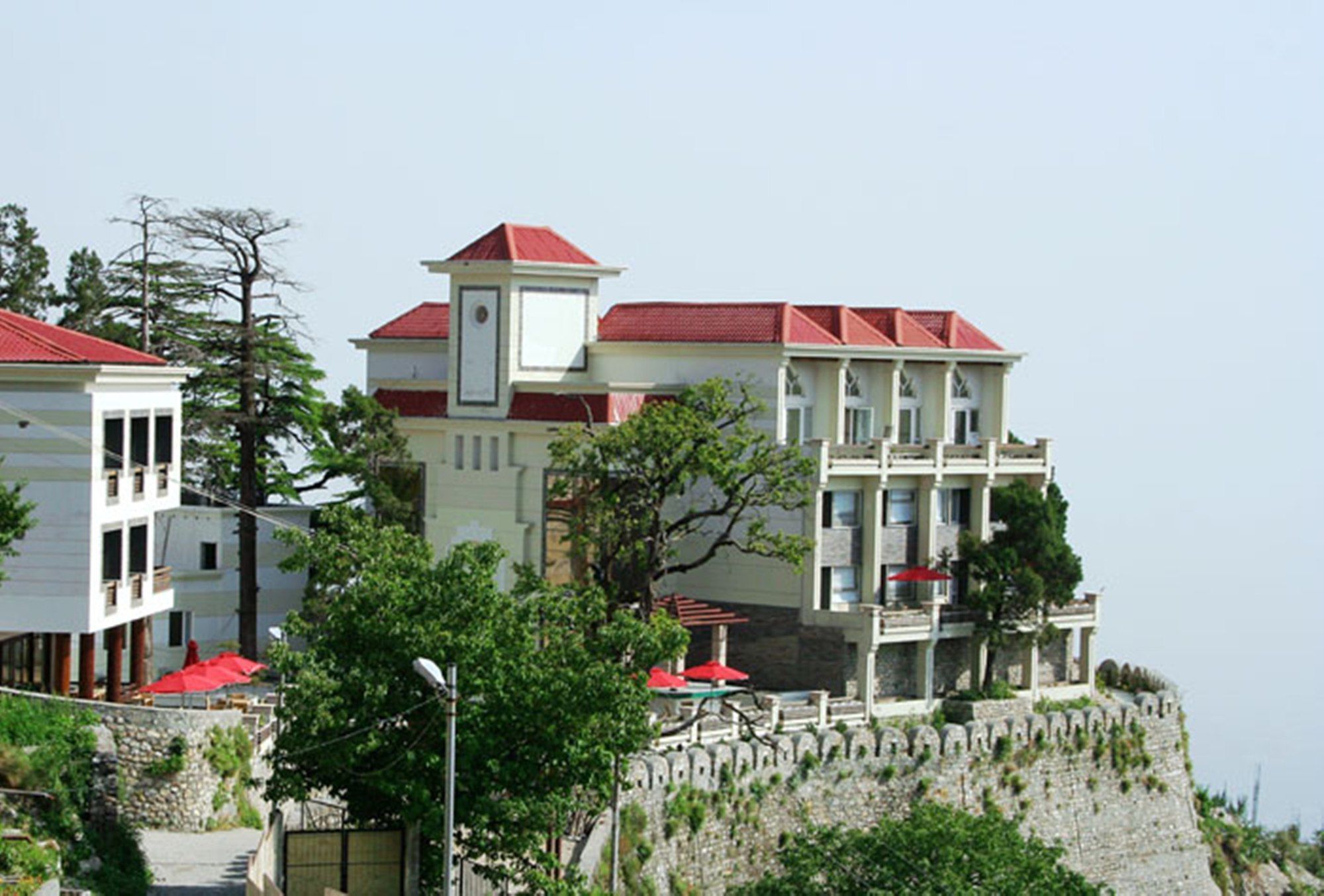 Royal Orchid Fort Resort Mussoorie Exterior foto