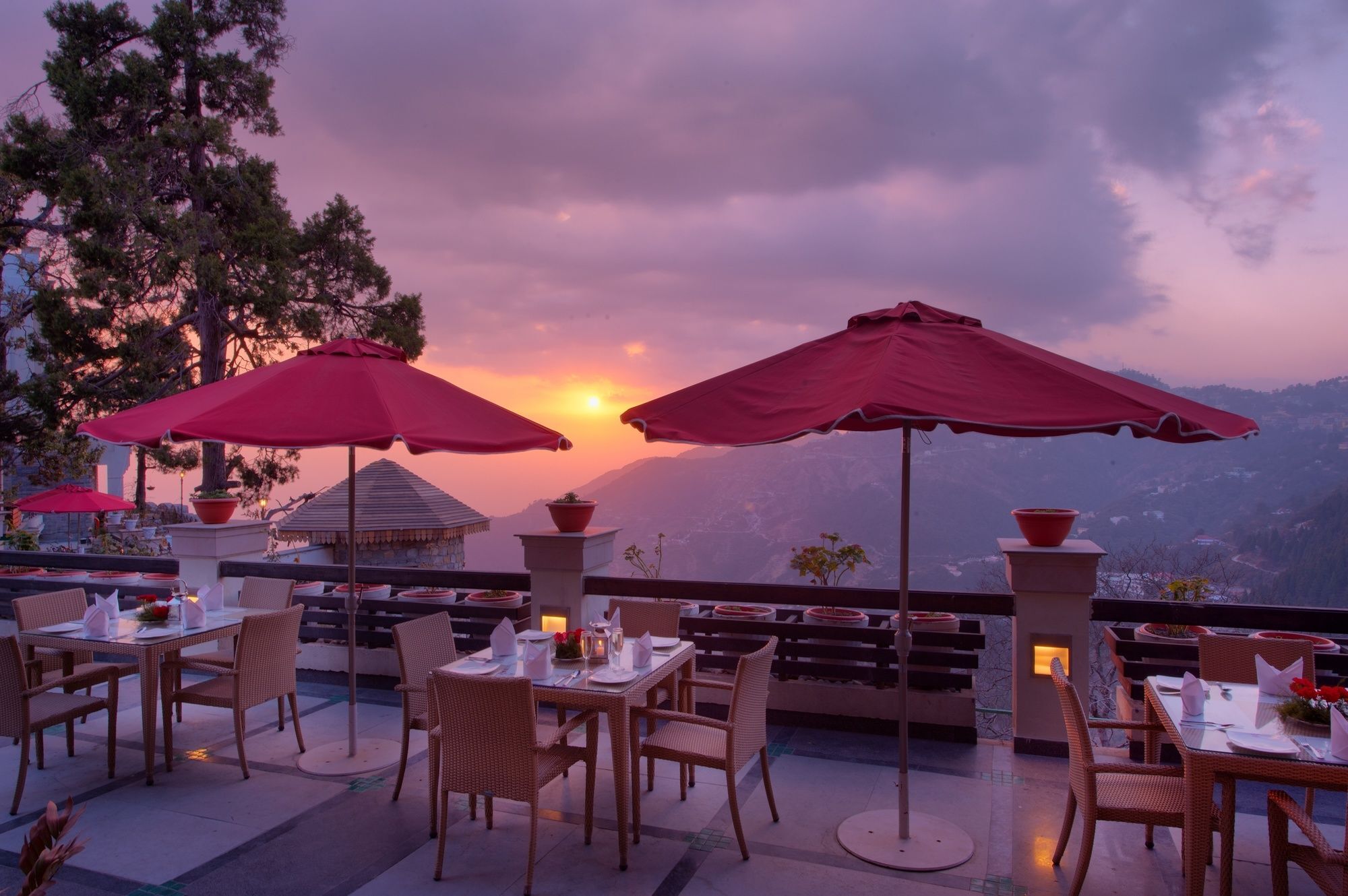 Royal Orchid Fort Resort Mussoorie Exterior foto