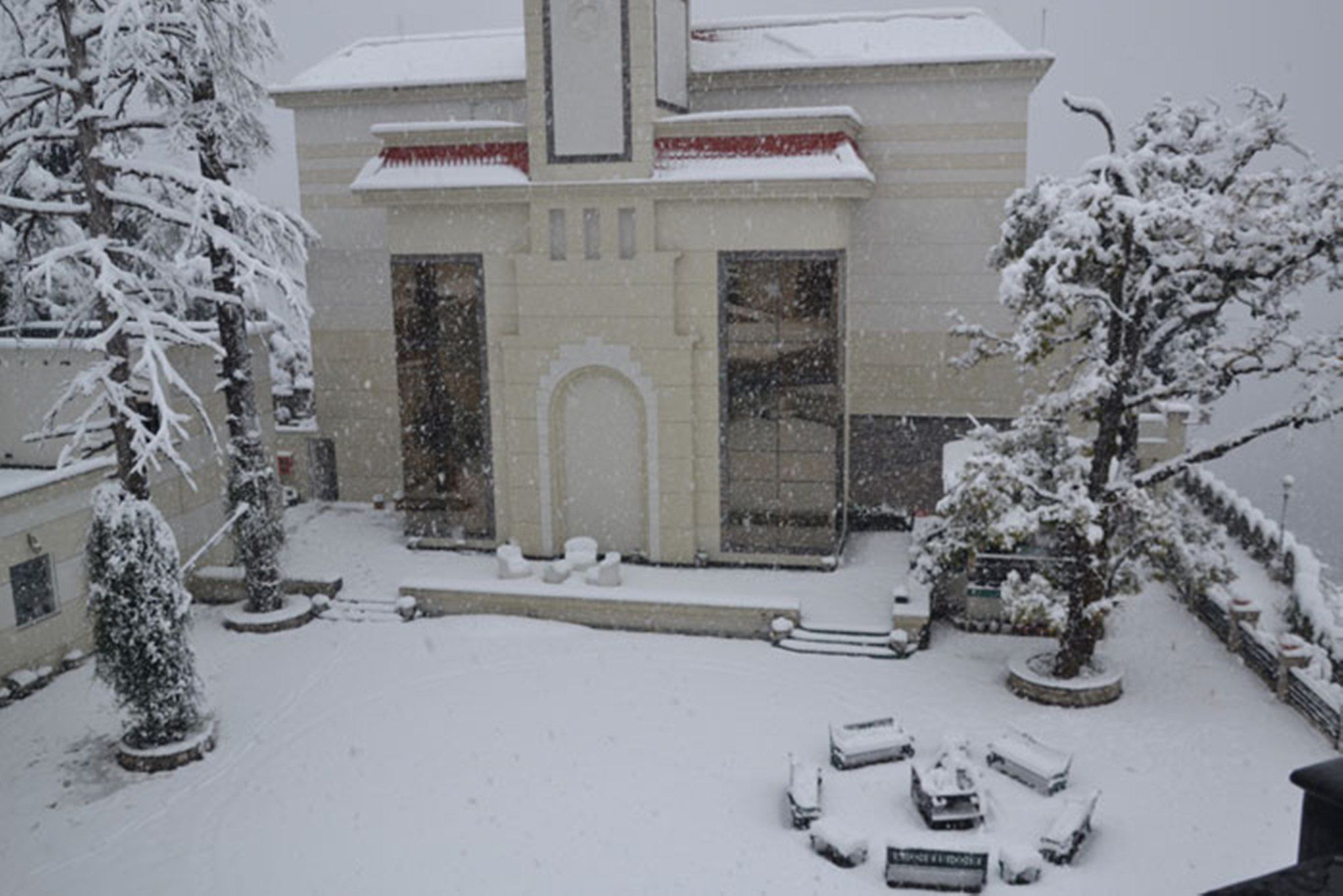 Royal Orchid Fort Resort Mussoorie Exterior foto