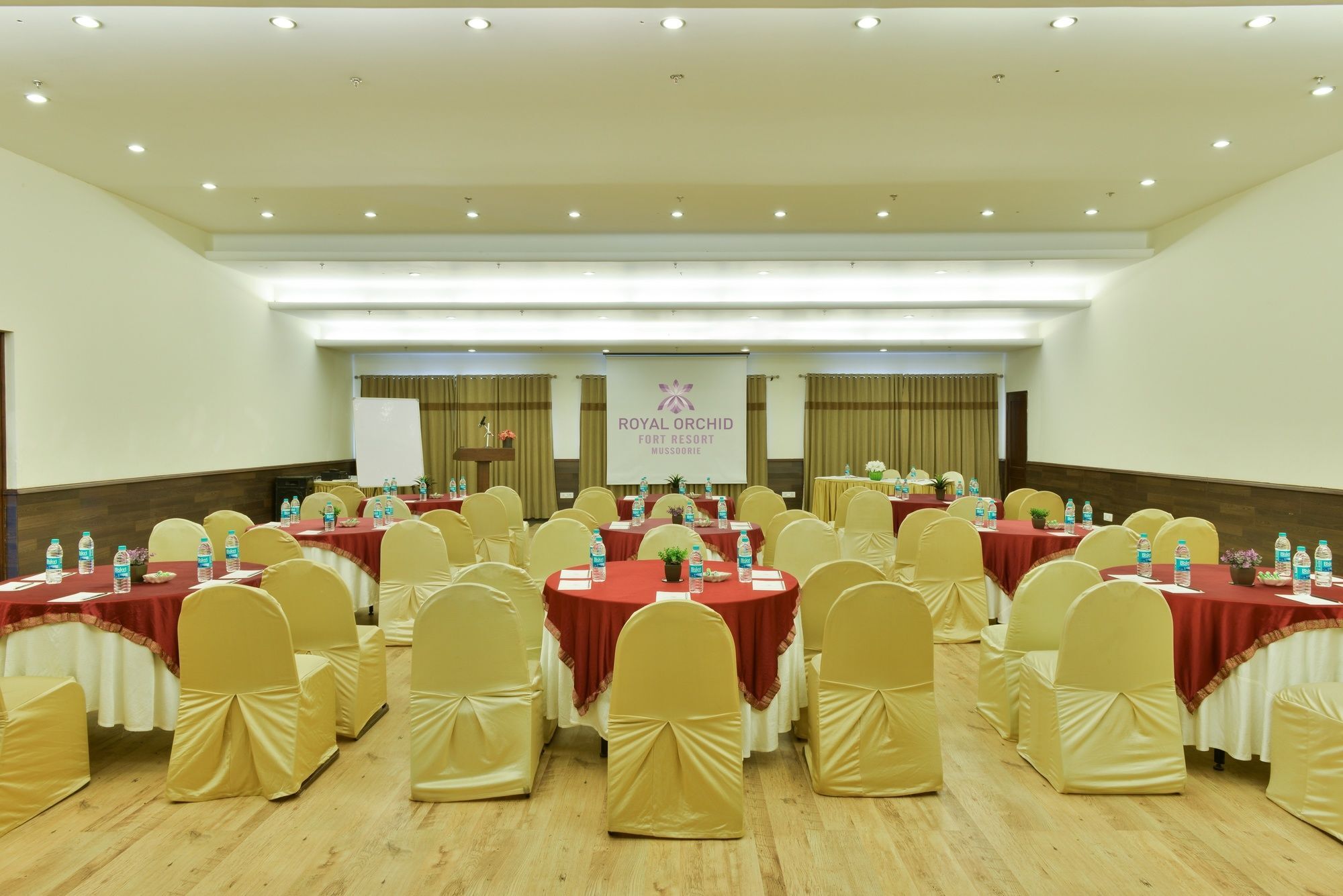 Royal Orchid Fort Resort Mussoorie Exterior foto