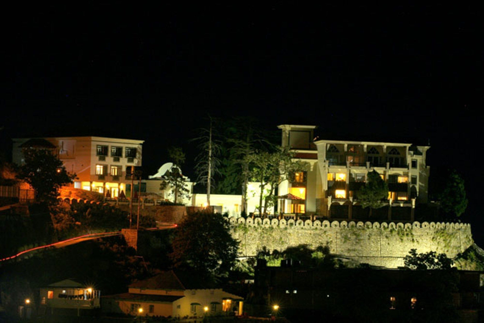 Royal Orchid Fort Resort Mussoorie Exterior foto