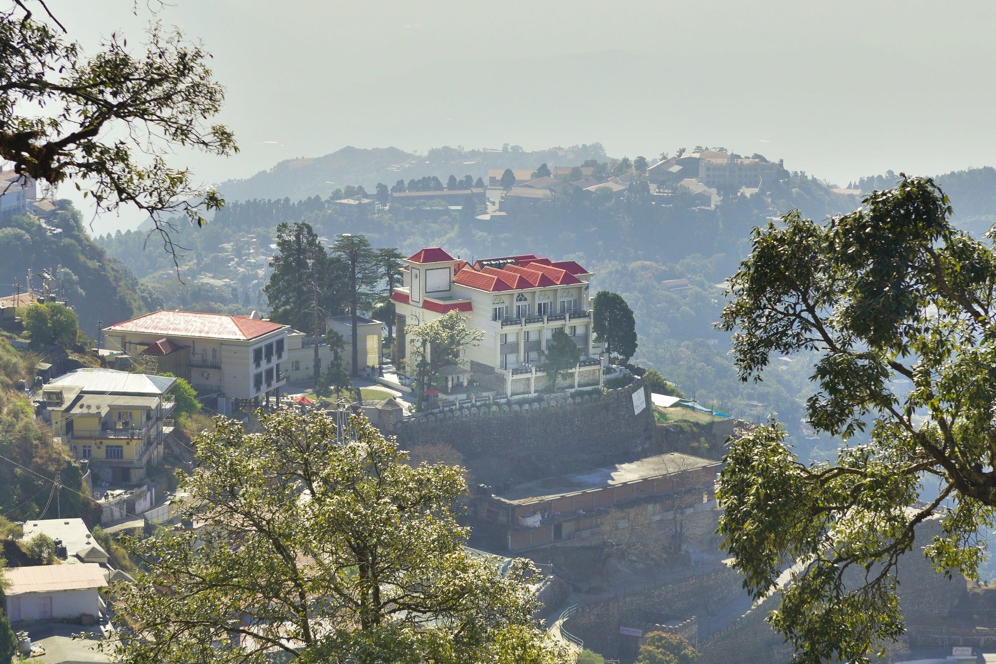 Royal Orchid Fort Resort Mussoorie Exterior foto